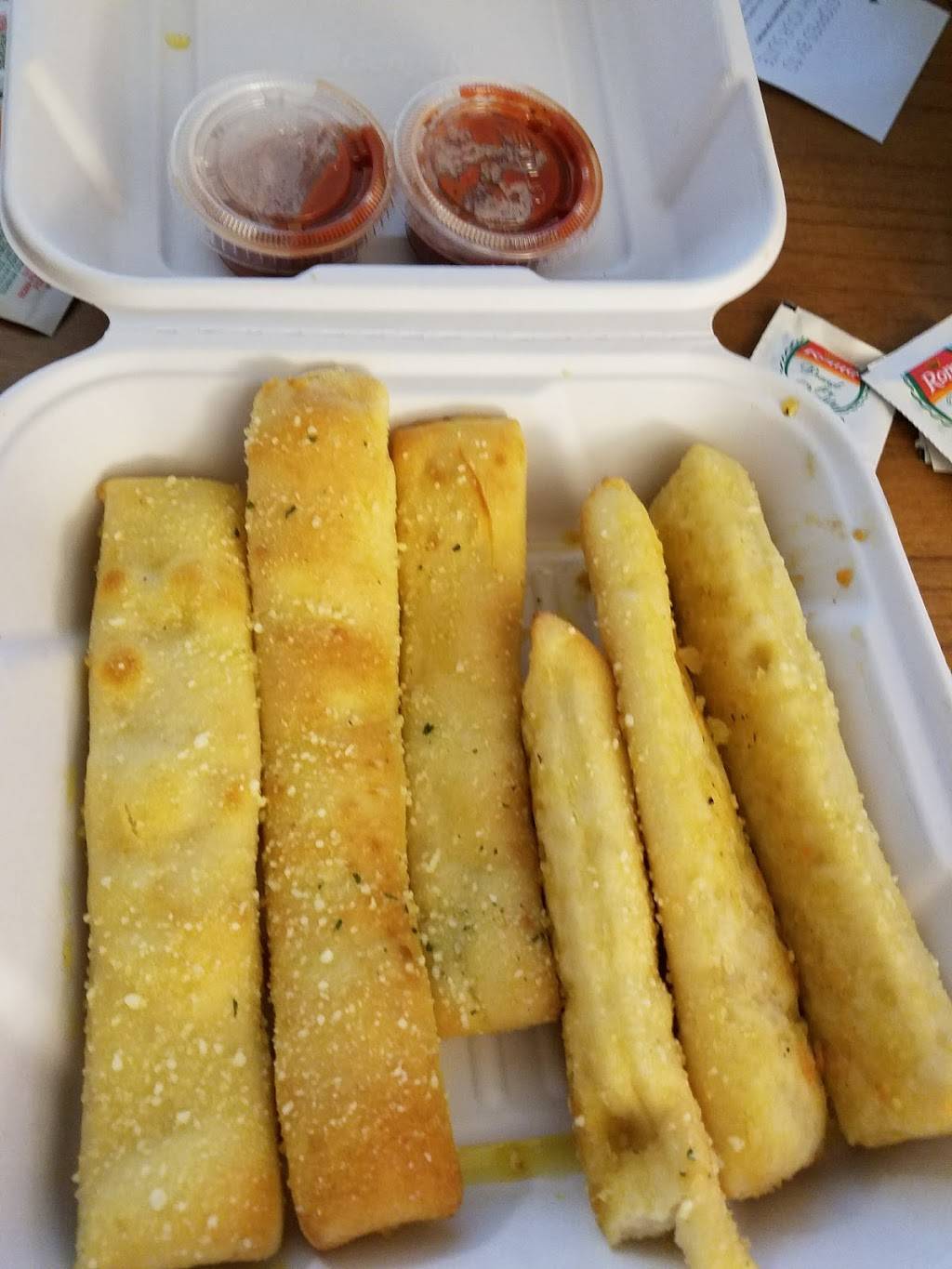 Knollas Pizza Cafe | restaurant | 7343 W Central Ave, Wichita, KS 67212, USA | 3167734496 OR +1 316-773-4496