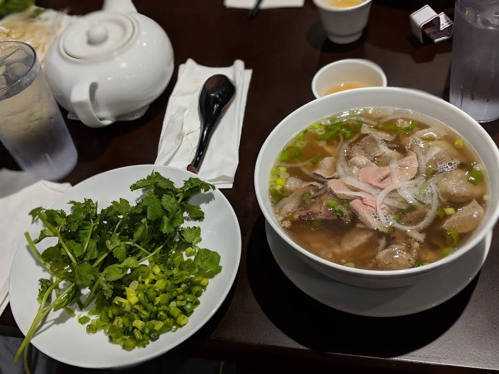 Pho Town | restaurant | 8788 Dempster Street, Niles, IL 60714, USA | 2249389789 OR +1 224-938-9789