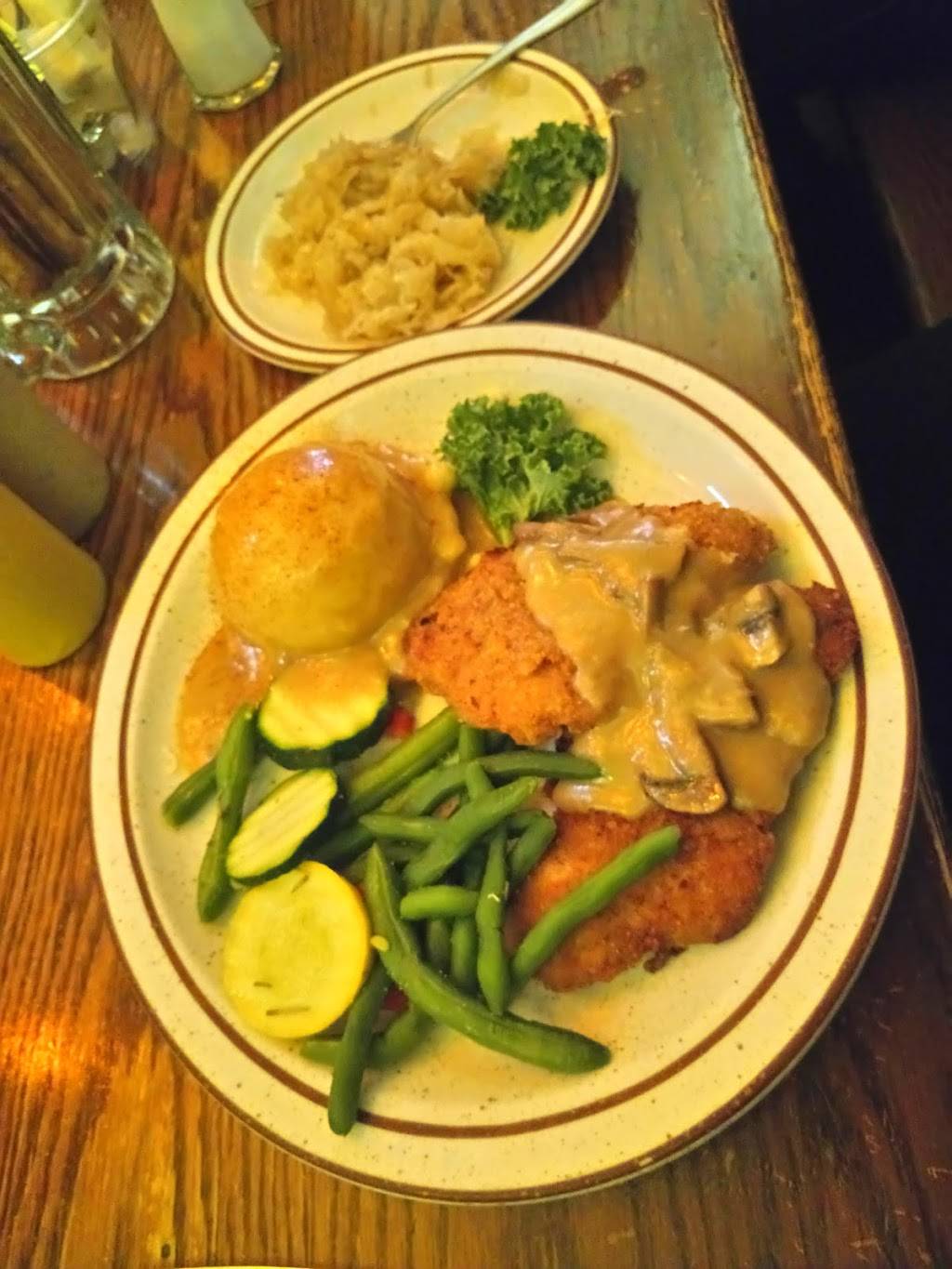 Dakota Inn | restaurant | 17324 John R St, Detroit, MI 48203, USA | 3138679722 OR +1 313-867-9722