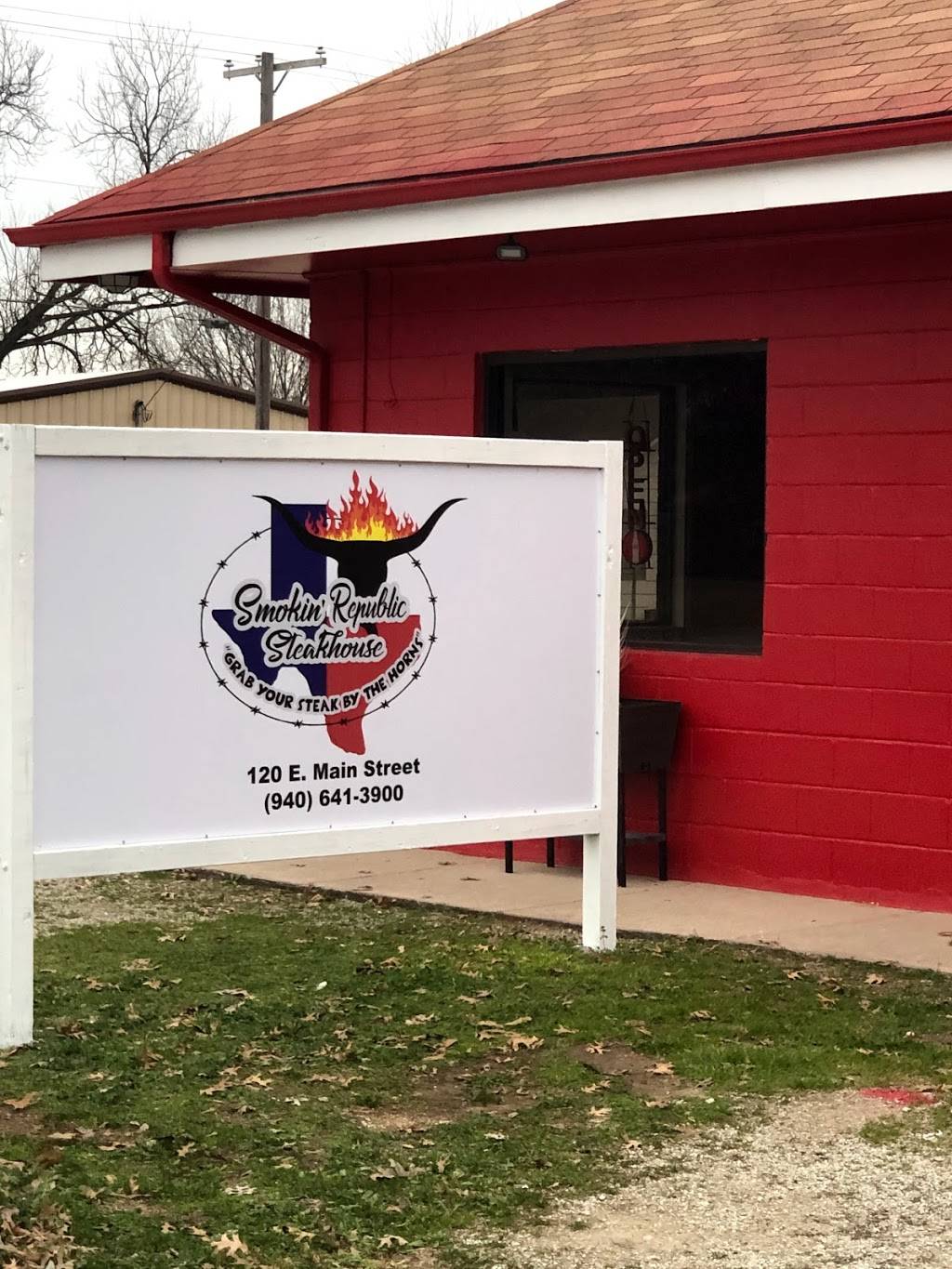 Smokin Republic Steakhouse | restaurant | 120 E Main St, Lindsay, TX 76250, USA | 9406413900 OR +1 940-641-3900