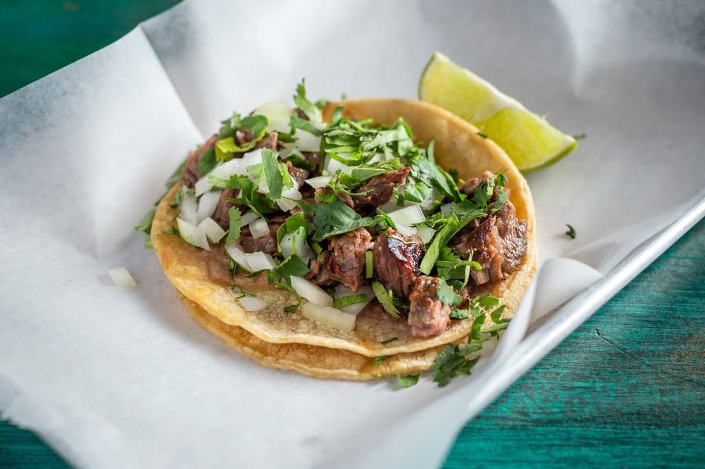 Calavera | restaurant | 1438 W Chicago Ave, Chicago, IL 60642, USA | 3122557925 OR +1 312-255-7925