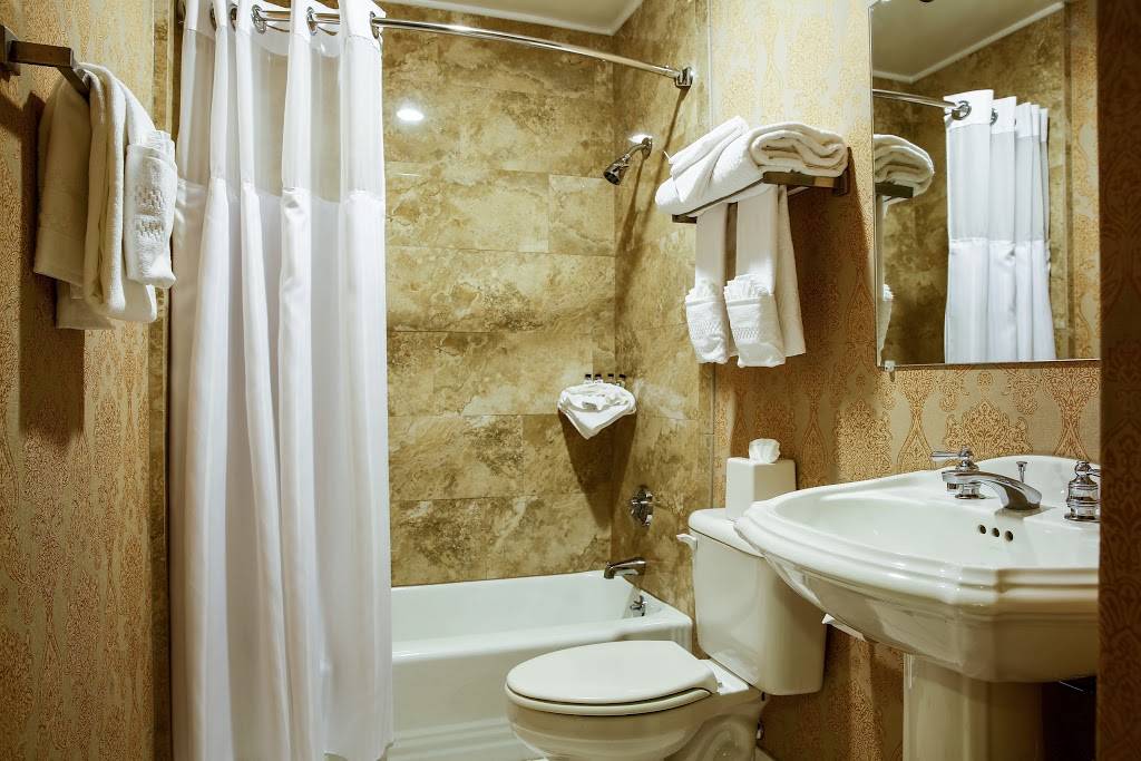 The Drake Oak Brook Hotel | restaurant | 2301 York St, Oak Brook, IL 60523, USA | 6305710000 OR +1 630-571-0000