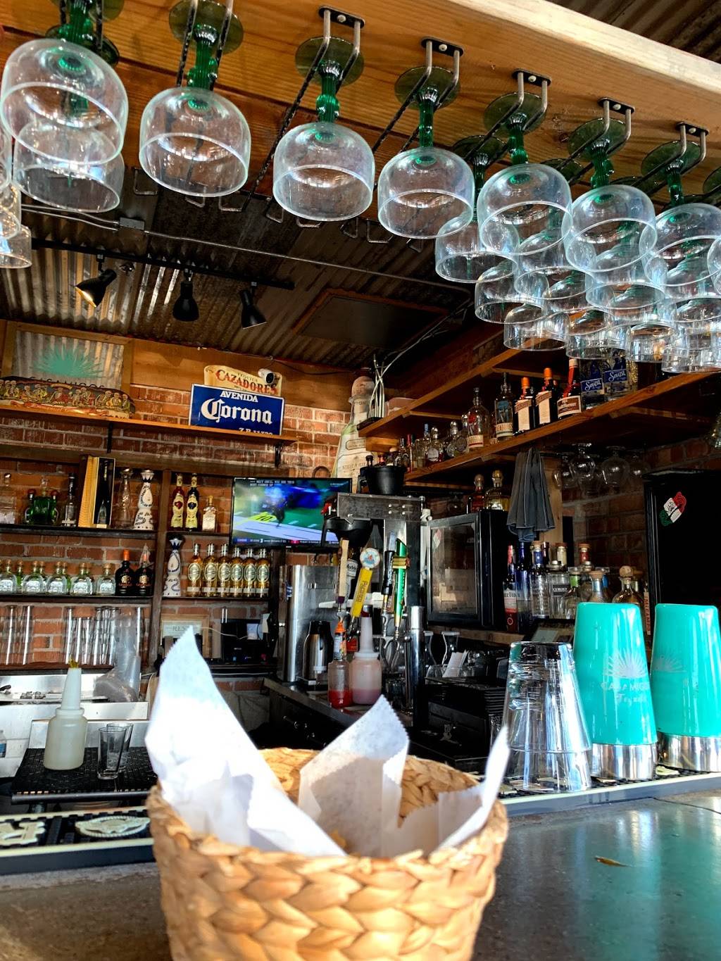 Los Sombreros | restaurant | 2534 N Scottsdale Rd, Scottsdale, AZ 85257, USA | 4809941799 OR +1 480-994-1799