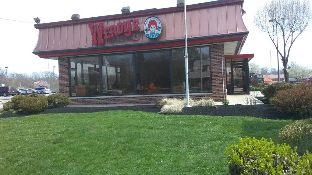 Wendys | restaurant | 310 MacDade Boulevard, Folsom, PA 19033, USA | 6104612257 OR +1 610-461-2257
