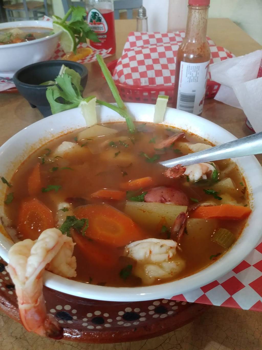 Taqueria el aguila real | restaurant | 616 Schooldell Dr, Dallas, TX 75211, United States | 2146136676 OR +1 214-613-6676