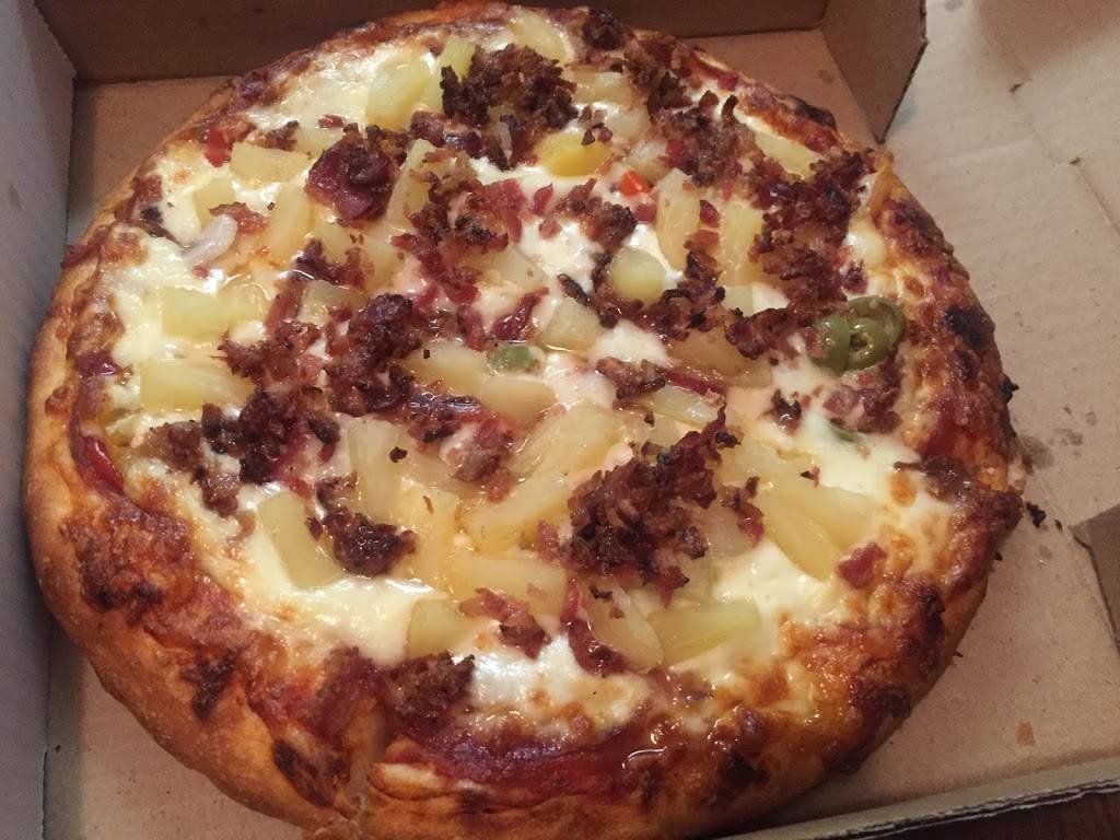 Vanier Pizza & Subs | restaurant | 201 Marier Ave, Vanier, ON K1L 5R7, Canada | 6137424411 OR +1 613-742-4411