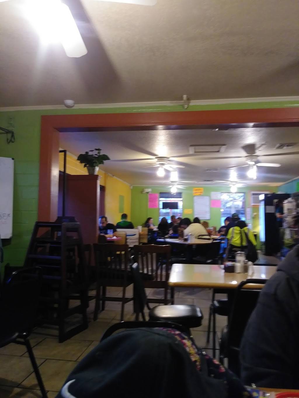 Jalisco Taqueria #4 | restaurant | 3119 S Gevers St, San Antonio, TX 78210, USA | 2105323049 OR +1 210-532-3049