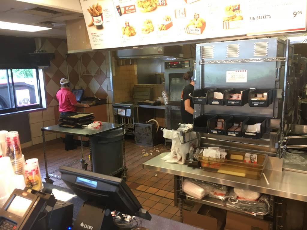 KFC | restaurant | 4789 Kentucky Ave, Indianapolis, IN 46221, USA | 3178563300 OR +1 317-856-3300