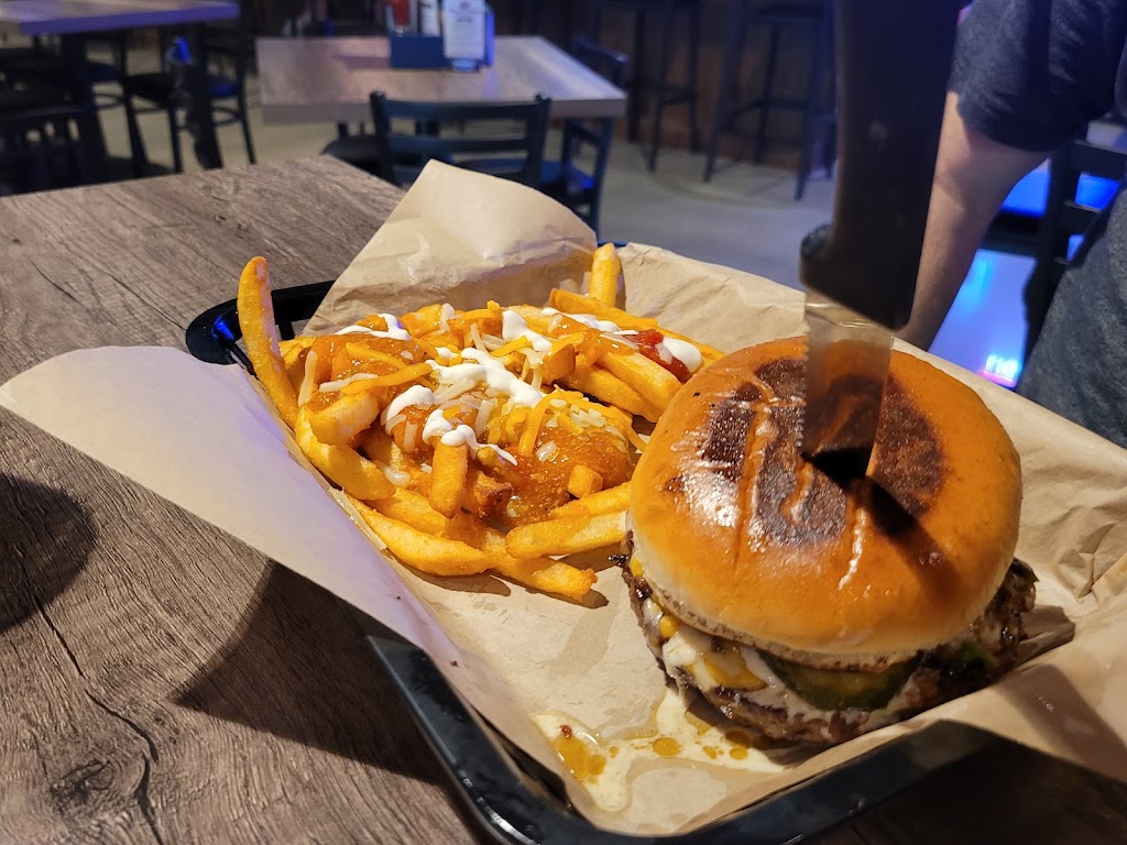 Frosty Mug Sports Bar | restaurant | 2611 N 204th St #101, Elkhorn, NE 68022, USA | 5317720145 OR +1 531-772-0145