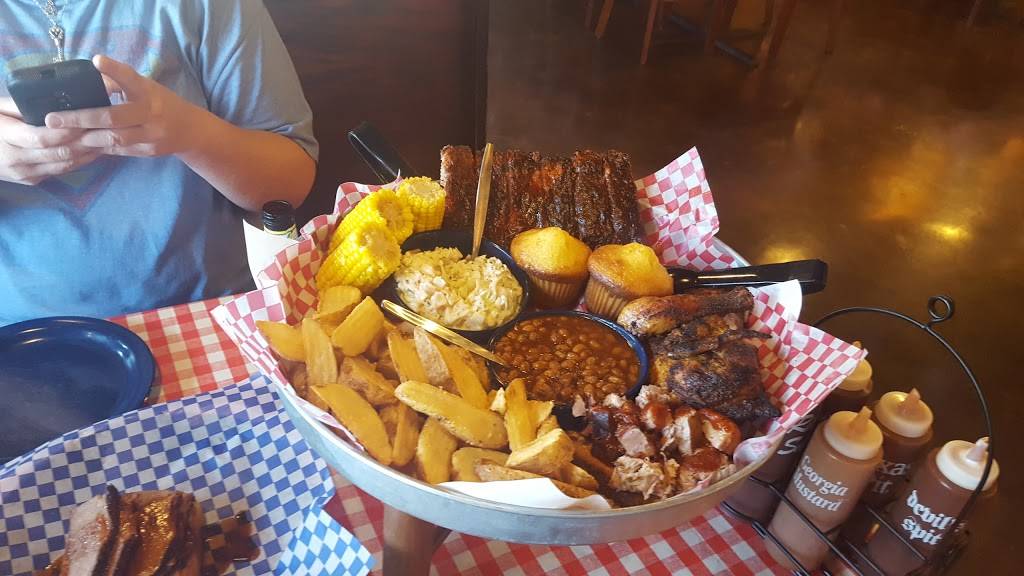 Famous Daves Bar-B-Que | restaurant | 1 Cedar Point Dr, Sandusky, OH 44870, USA | 4196092054 OR +1 419-609-2054