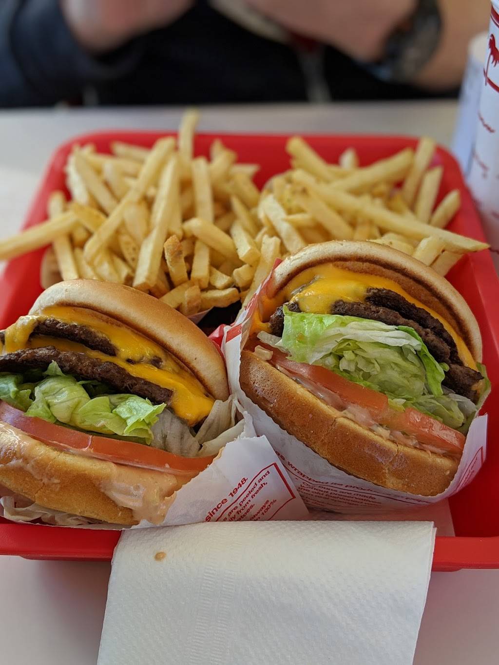 In-N-Out Burger | restaurant | 6015 Johnson Dr, Pleasanton, CA 94588, USA | 8007861000 OR +1 800-786-1000