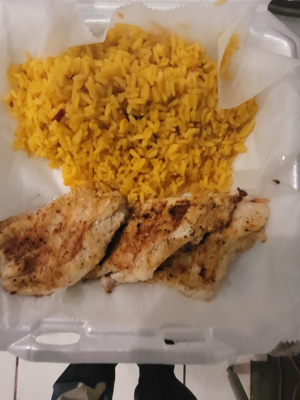 Off The Hook Fish House | restaurant | 101 Oak St, Mize, MS 39116, USA | 6016993389 OR +1 601-699-3389