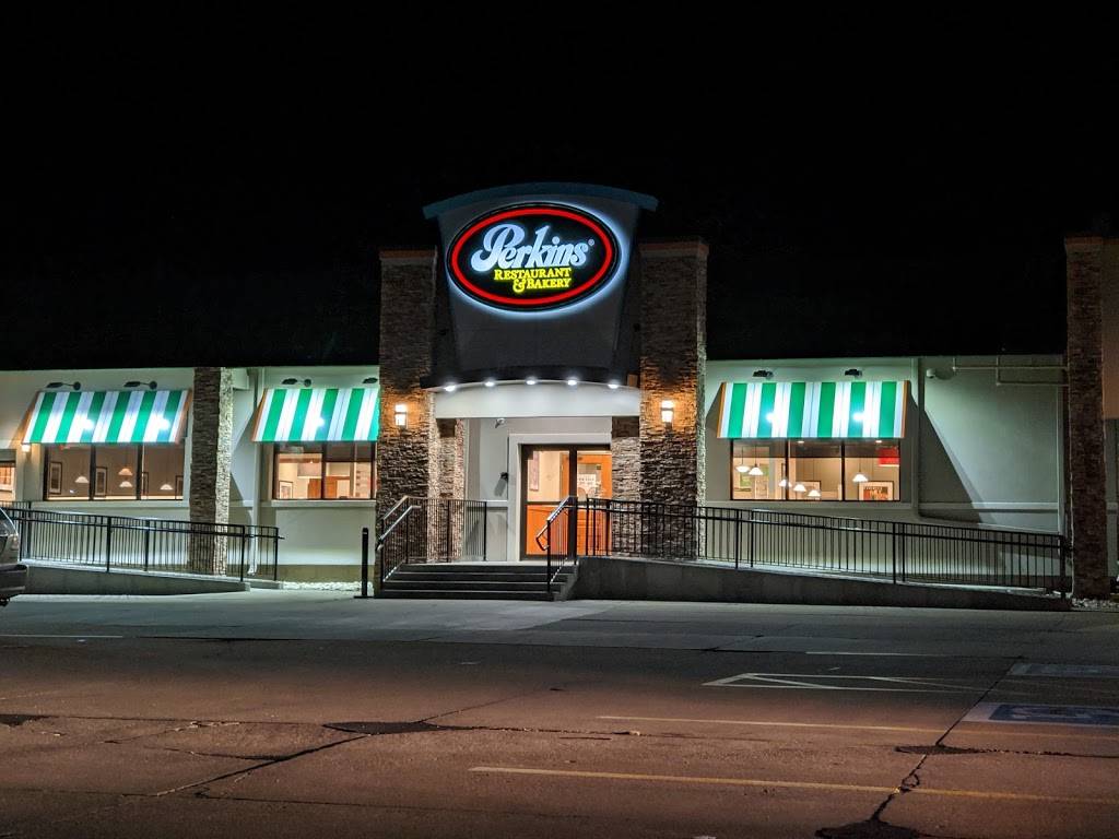 Perkins Restaurant & Bakery | restaurant | 4045 Hammond Ave, Waterloo, IA 50701, USA | 3198884309 OR +1 319-888-4309