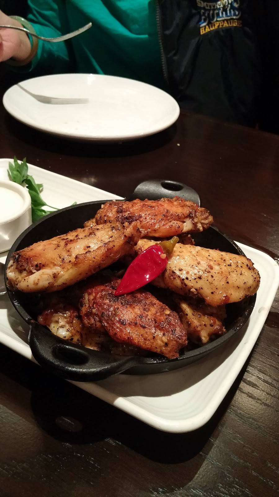 Carrabbas Italian Grill | restaurant | 730 Smithtown Bypass, Smithtown, NY 11787, USA | 6312651304 OR +1 631-265-1304