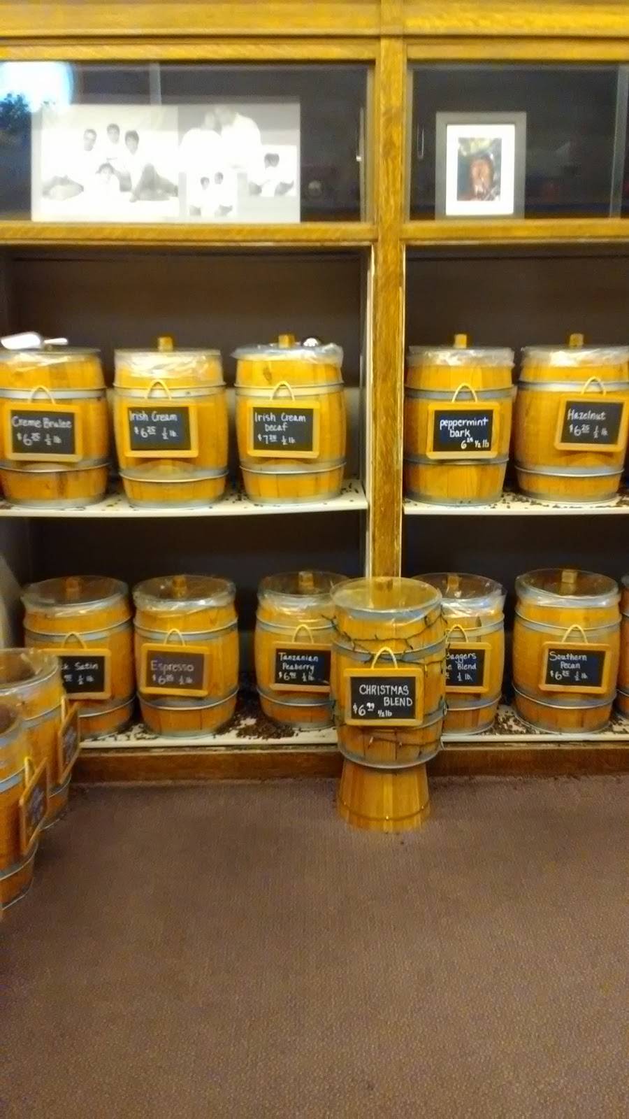 Tea Baggers | restaurant | 127 N Main St, Urbana, OH 43078, USA | 9376537817 OR +1 937-653-7817