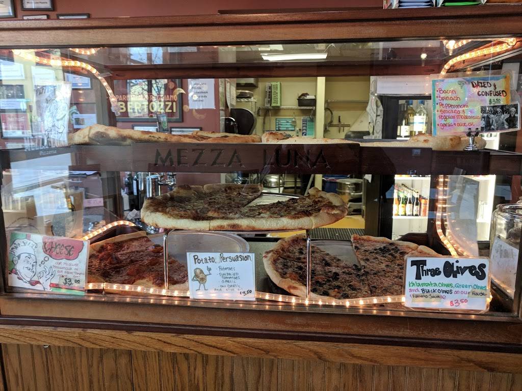 Mezza Luna Pizzeria | restaurant | 2776 Shadowview, Eugene, OR 97408, USA | 5417432999 OR +1 541-743-2999