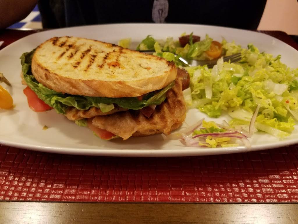 The Red Dot Vegetarian Kitchen | restaurant | 106 Sullivan St, Wurtsboro, NY 12790, USA | 8456445000 OR +1 845-644-5000