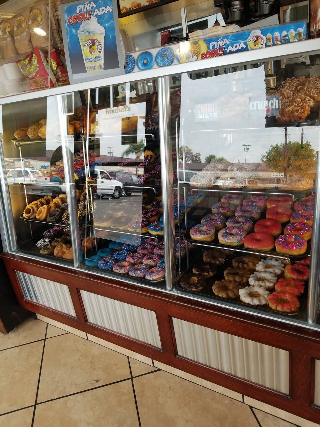 Winchells Donut House | cafe | 12951 W Chapman Ave, Garden Grove, CA 92840, USA | 7147500771 OR +1 714-750-0771