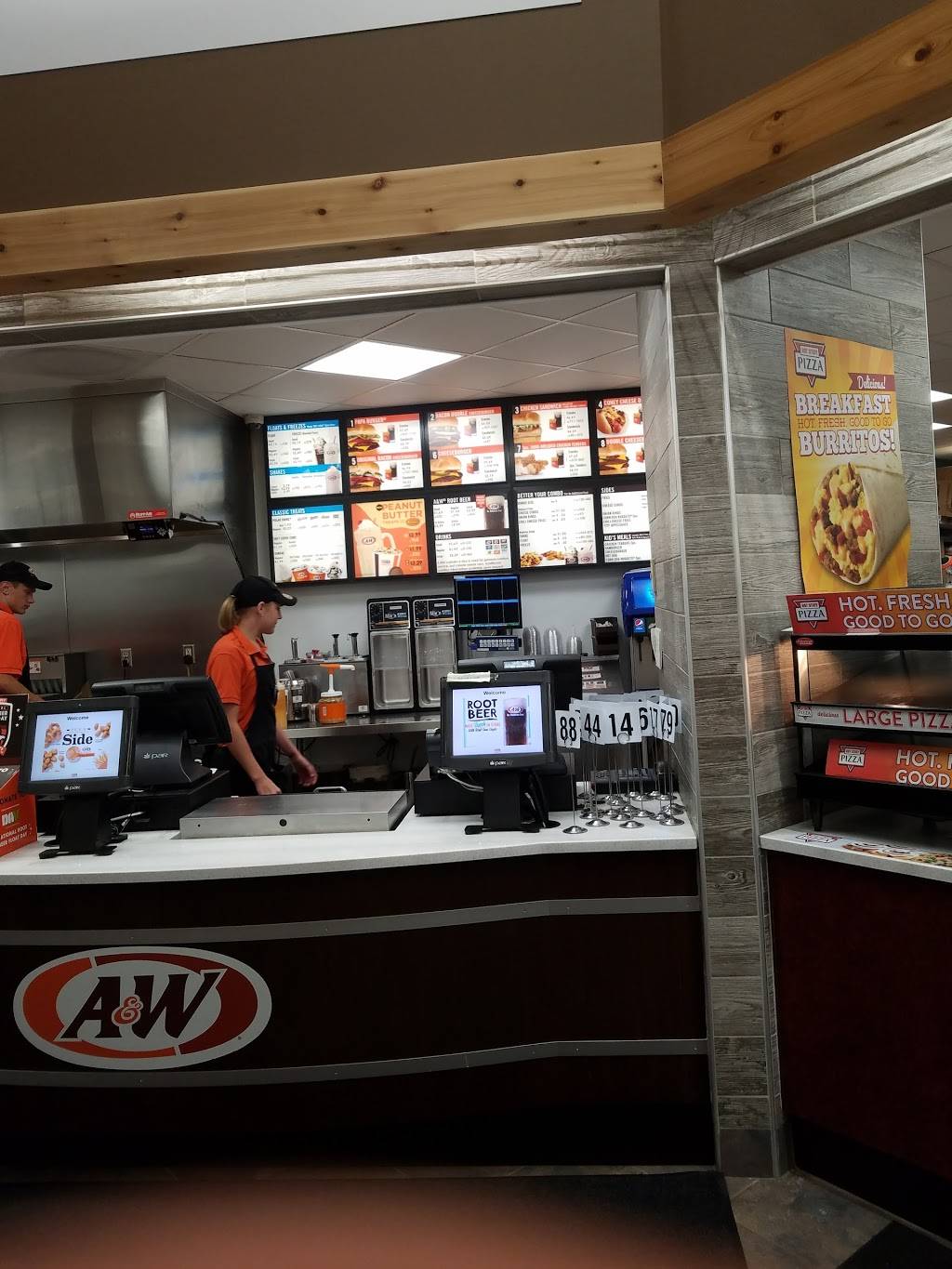 A&W Restaurant | restaurant | 1710 E Division Ave St, Barron, WI 54812, USA | 7156376500 OR +1 715-637-6500