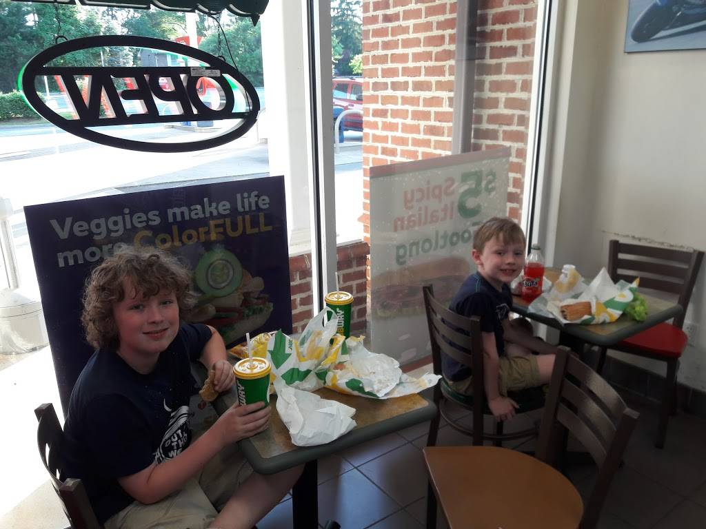 Subway | restaurant | 1061 Rio Rd E, Charlottesville, VA 22901, USA | 4349738061 OR +1 434-973-8061