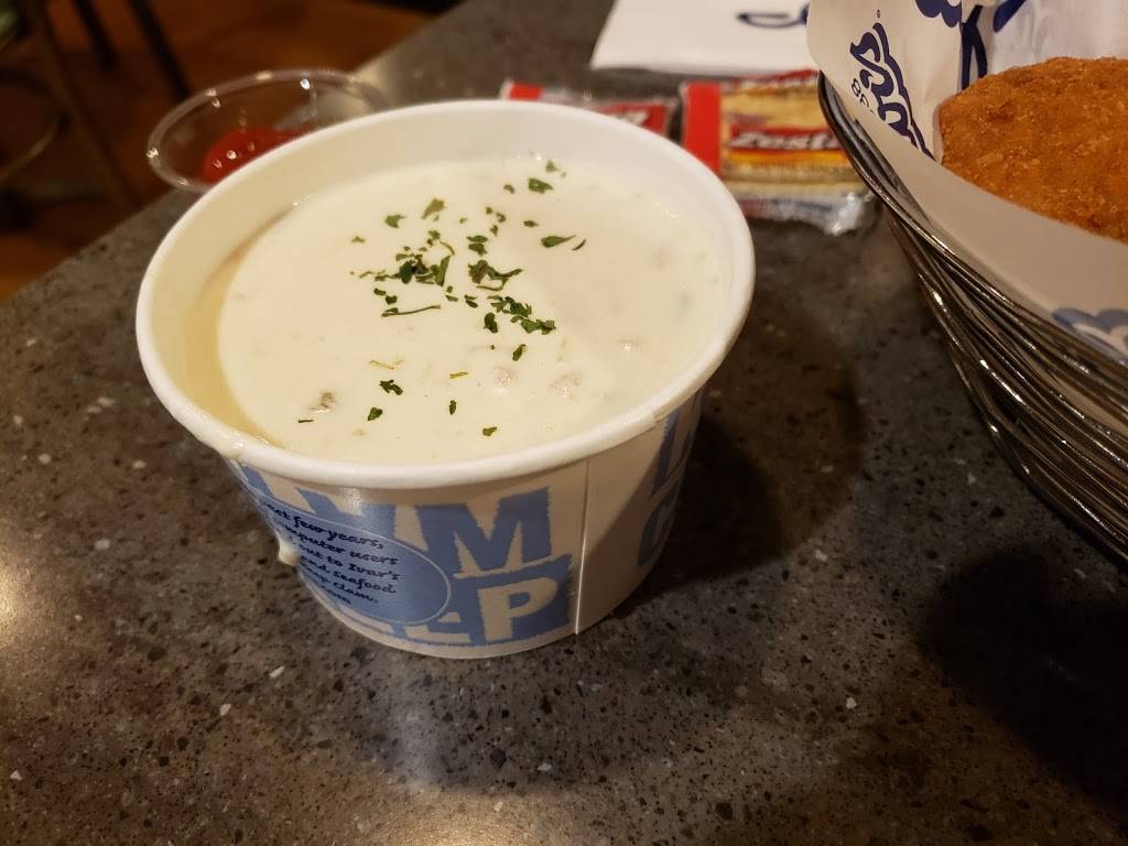 Ivars Seafood Bar | restaurant | 1520 41st St, Everett, WA 98201, USA | 4252529292 OR +1 425-252-9292