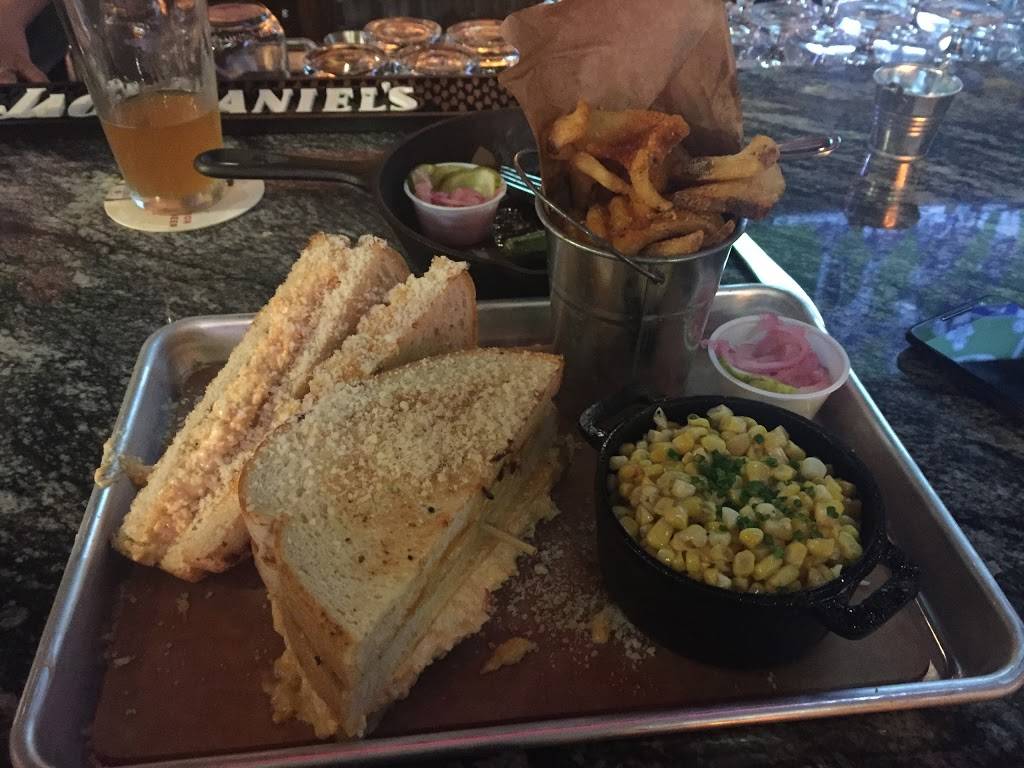 Champions | restaurant | 280 W Jefferson St, Louisville, KY 40202, USA | 5026714246 OR +1 502-671-4246