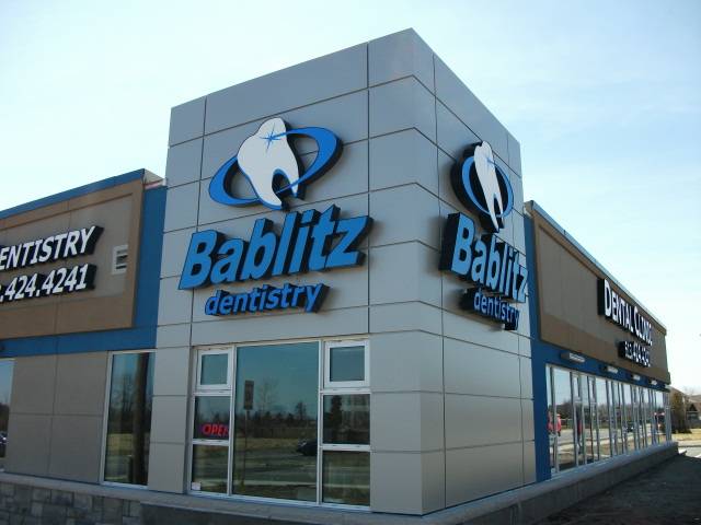 Sign pit stop | restaurant | Antares Dr, Nepean, ON K2E 7T8, Canada | 6136645051 OR +1 613-664-5051