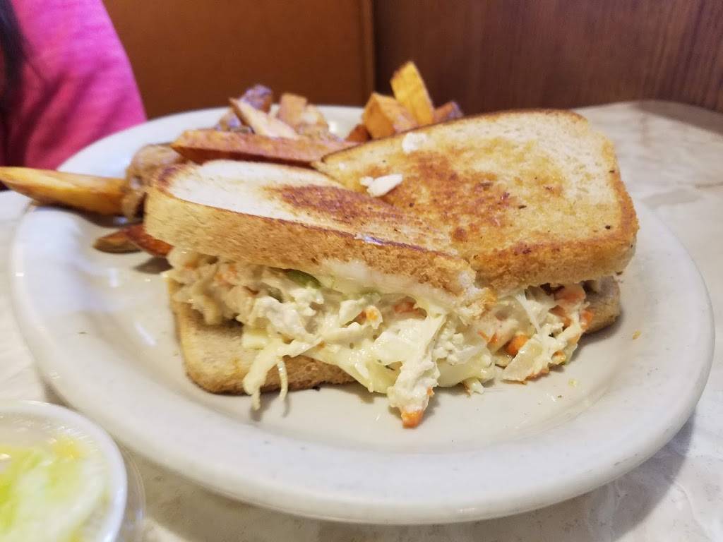 Maple Cafe | restaurant | 68867 M-62, Edwardsburg, MI 49112, USA | 2696633291 OR +1 269-663-3291