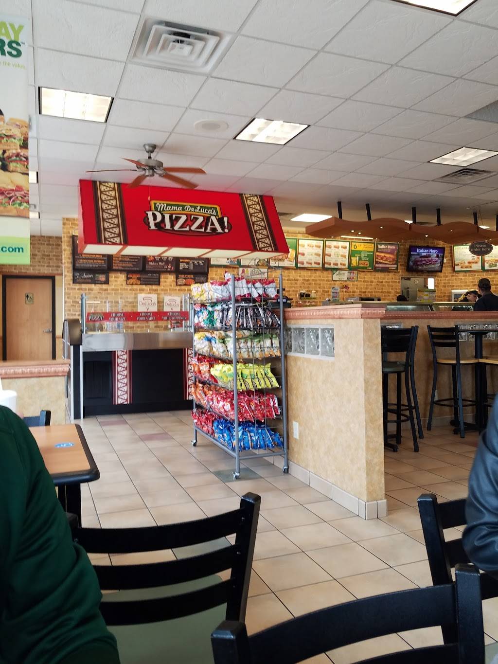 Subway | restaurant | 601 Lakeshore Dr, Weyauwega, WI 54983, USA | 9208672488 OR +1 920-867-2488