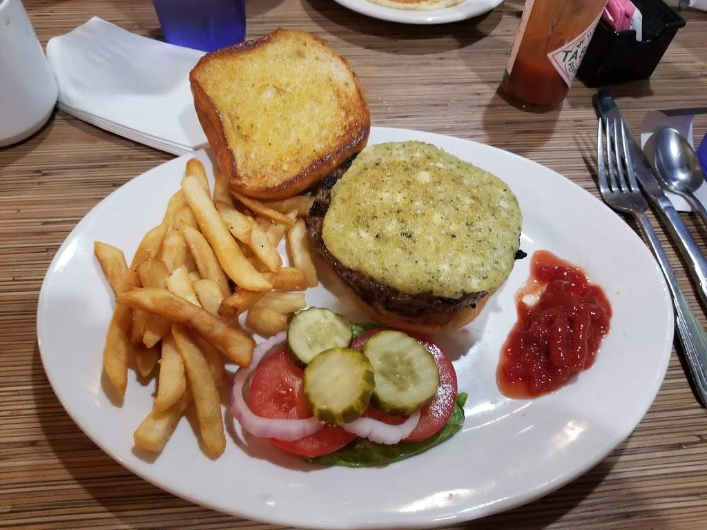 Riverfront Grille | restaurant | 4619 34th Street Court, Rock Island, IL 61201, USA | 3097885635 OR +1 309-788-5635