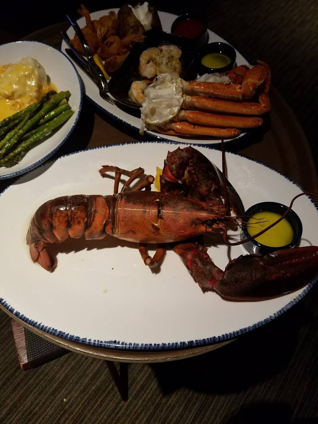 Red Lobster | restaurant | 12235 St Charles Rock Rd, Bridgeton, MO 63044, USA | 3142918680 OR +1 314-291-8680