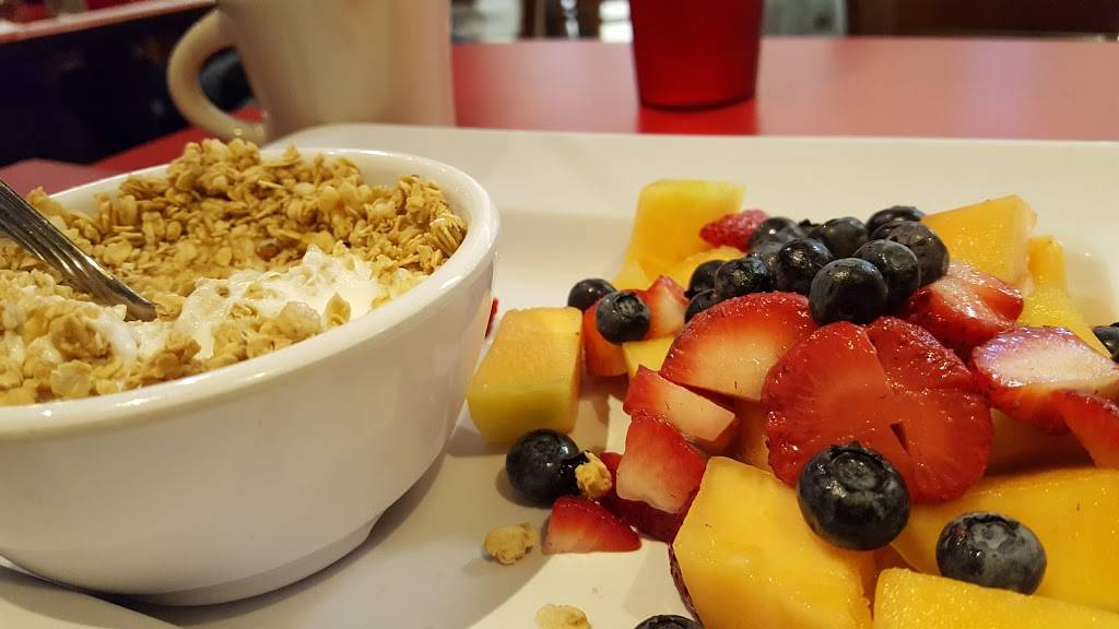 Stanleys Kitchen & Tap | restaurant | W OHare Ave, Chicago, IL 60666, USA | 7736866105 OR +1 773-686-6105