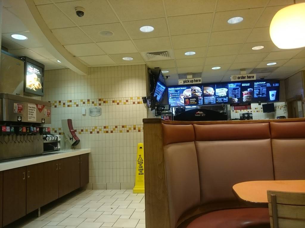 McDonalds | cafe | 44961 Woodward Ave, Pontiac, MI 48341, USA | 2483359790 OR +1 248-335-9790