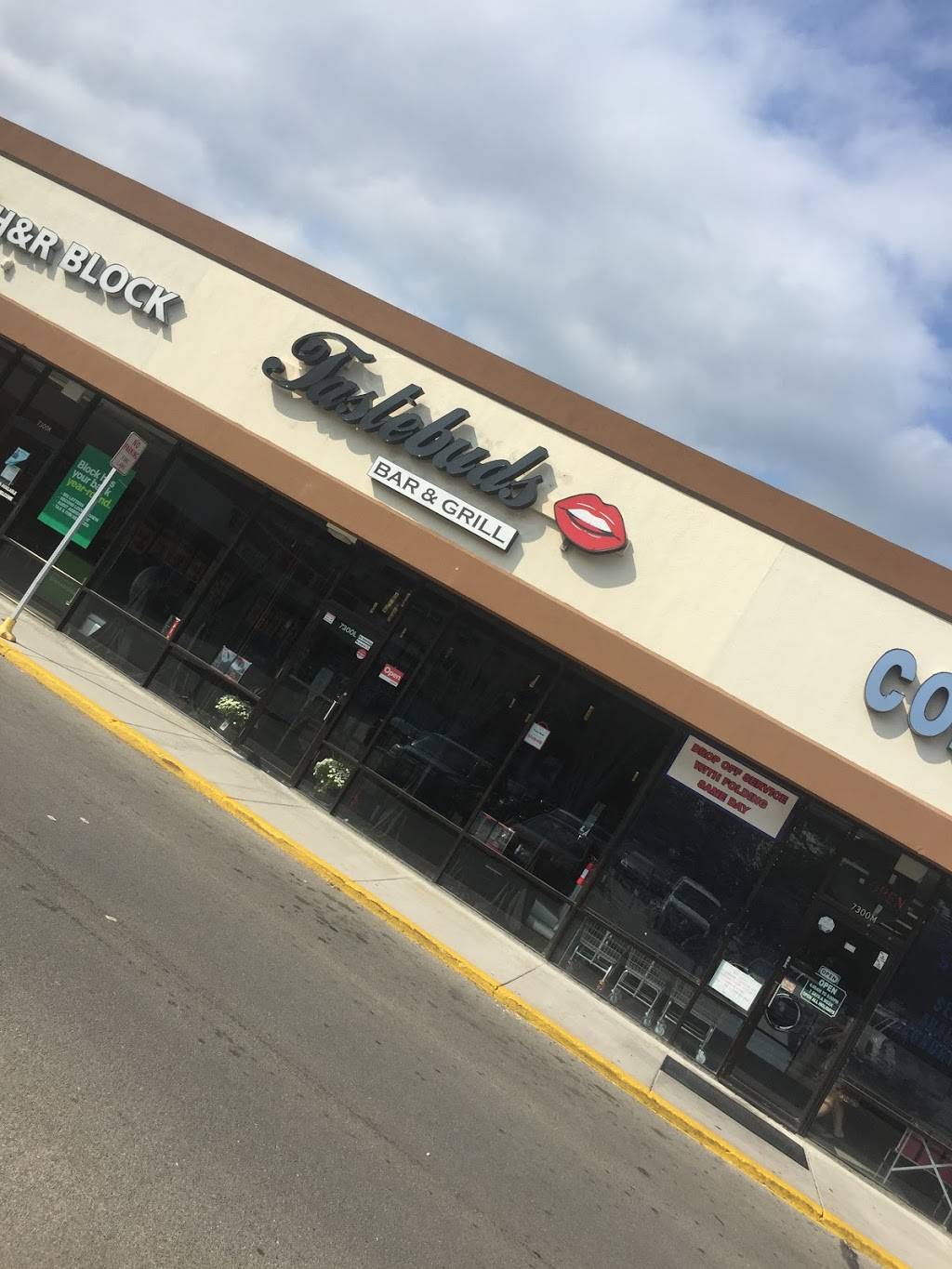 Tastebuds Bar & Grill | restaurant | 7300 N Western Ave, Chicago, IL 60645, USA | 7732937567 OR +1 773-293-7567