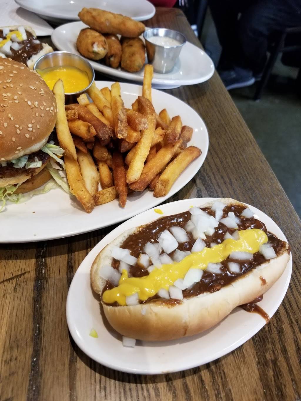 Chili Mustard Onions | restaurant | 3411 Brush St, Detroit, MI 48201, USA | 3134624949 OR +1 313-462-4949