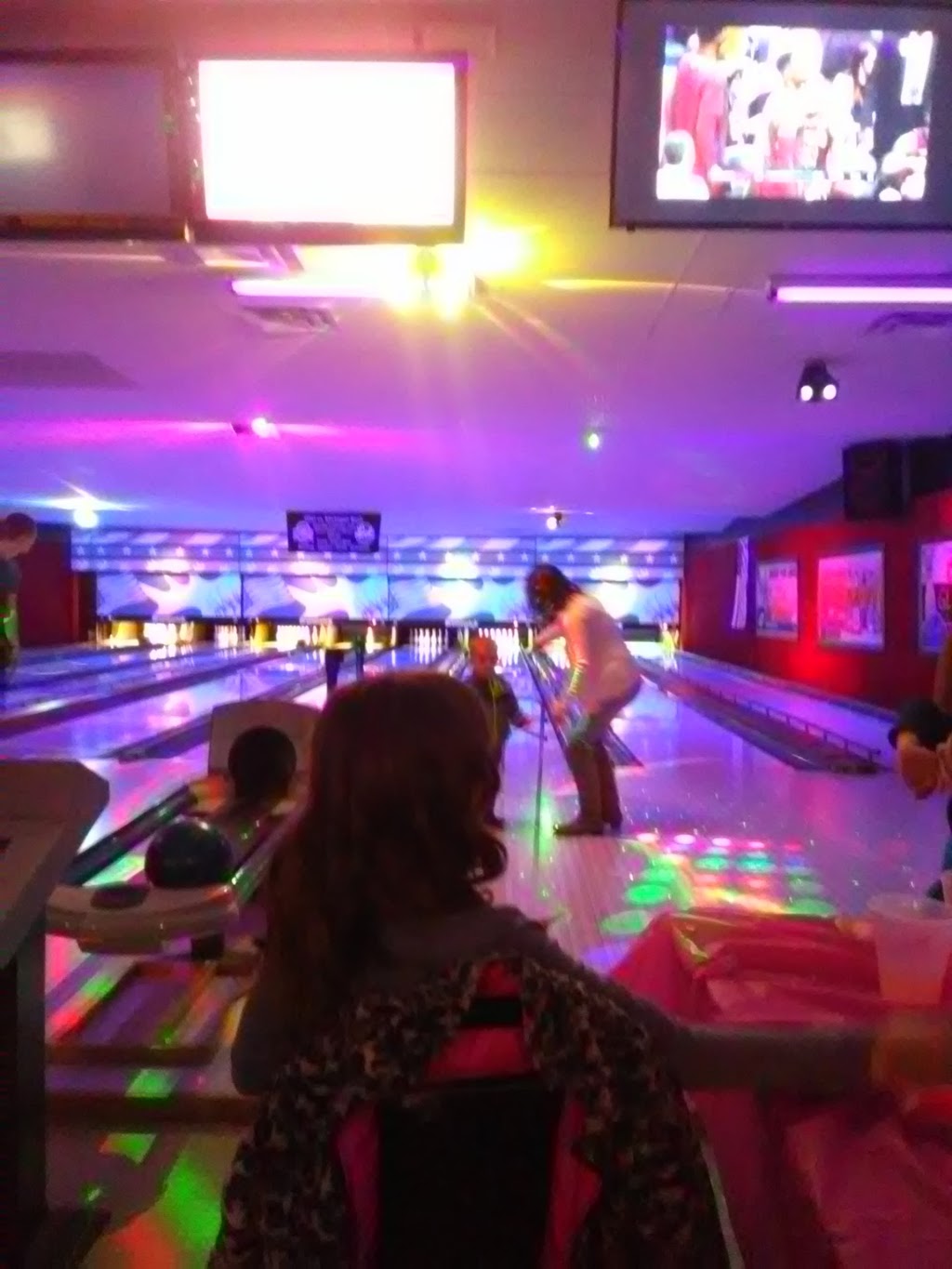 Park Bar & Grille | restaurant | 249 Park Ave, Amherst, OH 44001, USA | 4409882695 OR +1 440-988-2695