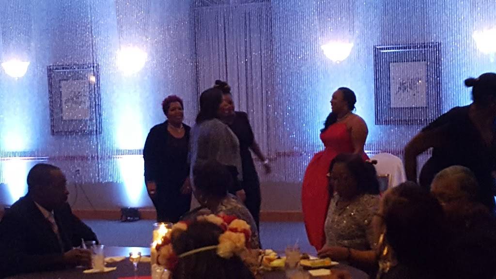 The Fairdale Banquet Center | restaurant | 672 Wehrle Dr, Buffalo, NY 14225, USA | 7166321221 OR +1 716-632-1221