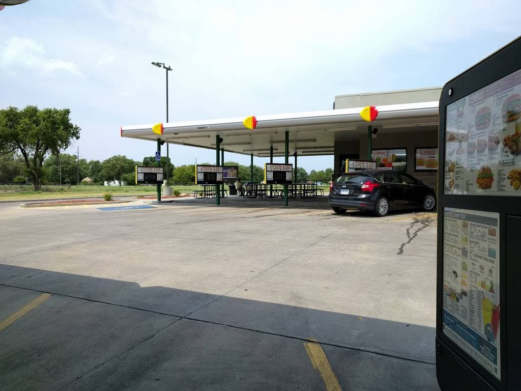 Sonic Drive-In | restaurant | 1828 E 47th St S, Wichita, KS 67216, USA | 3165294526 OR +1 316-529-4526