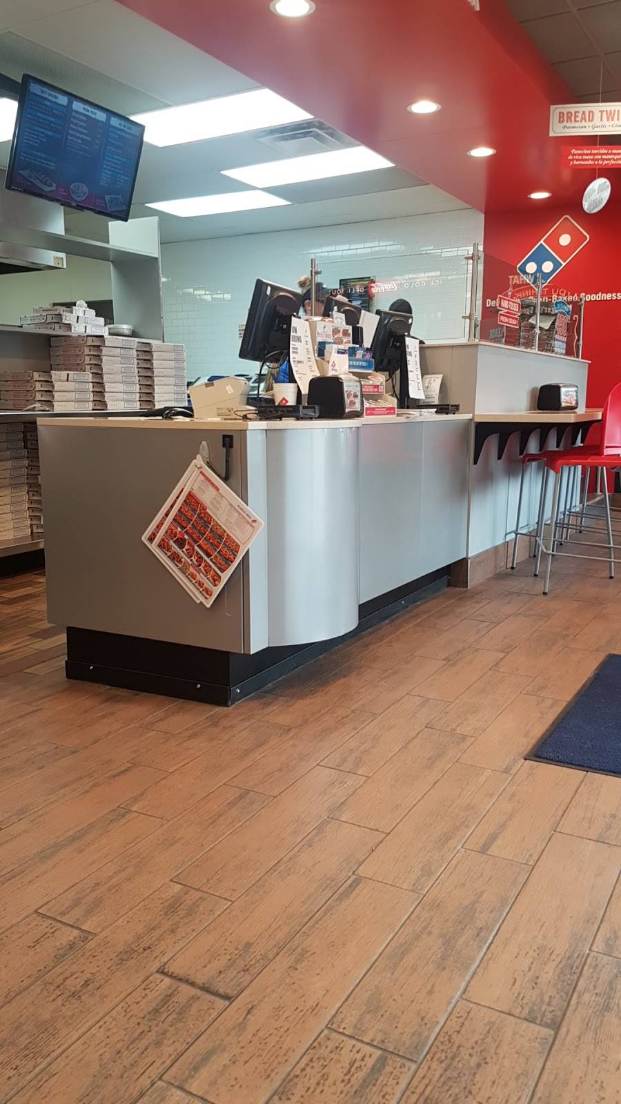 Dominos Pizza | meal delivery | 801 S Wayne St, Angola, IN 46703, USA | 2606653880 OR +1 260-665-3880