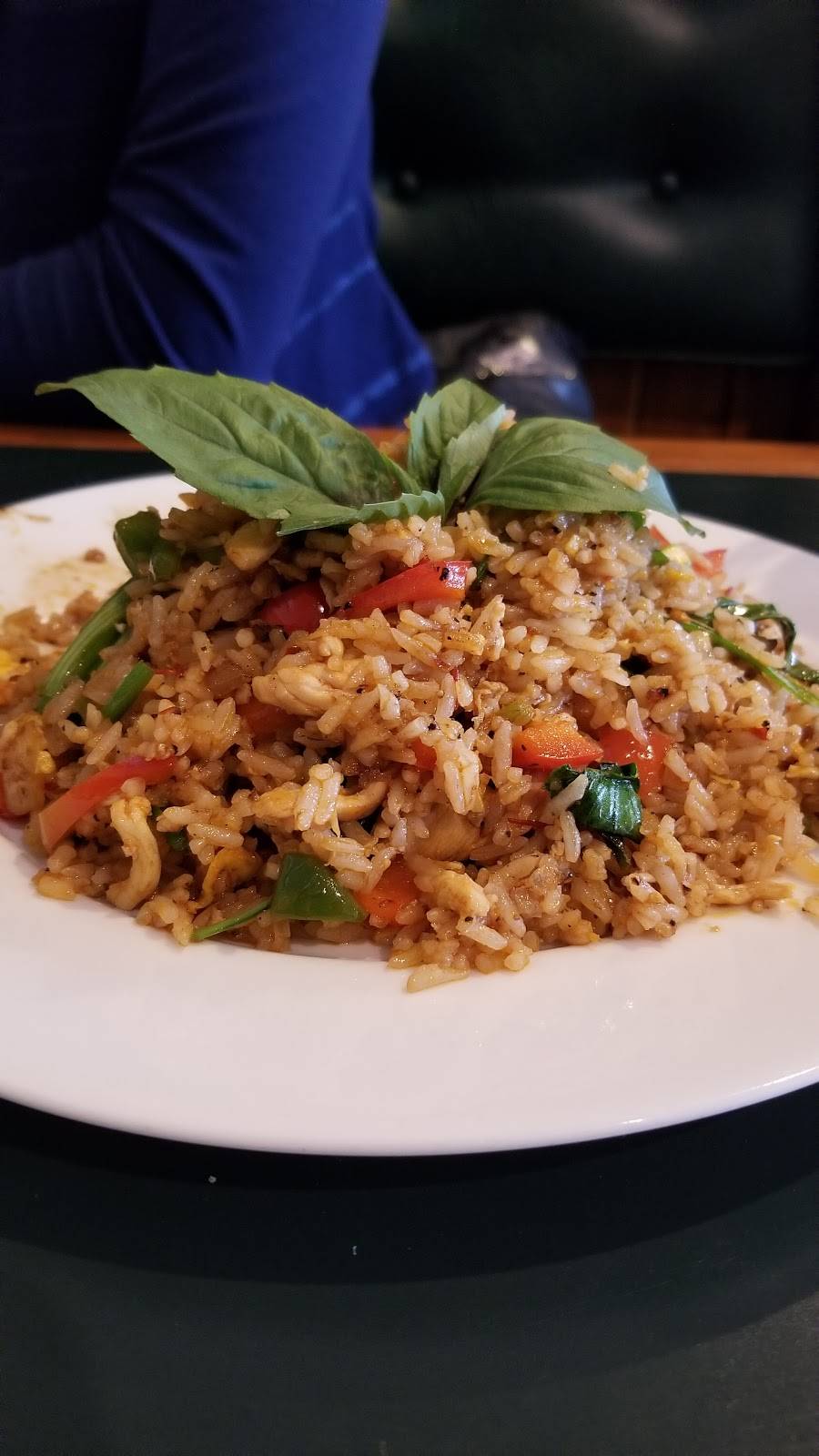 Hong Thai | restaurant | 12998 Main St, Rogers, MN 55374, USA | 7634258218 OR +1 763-425-8218