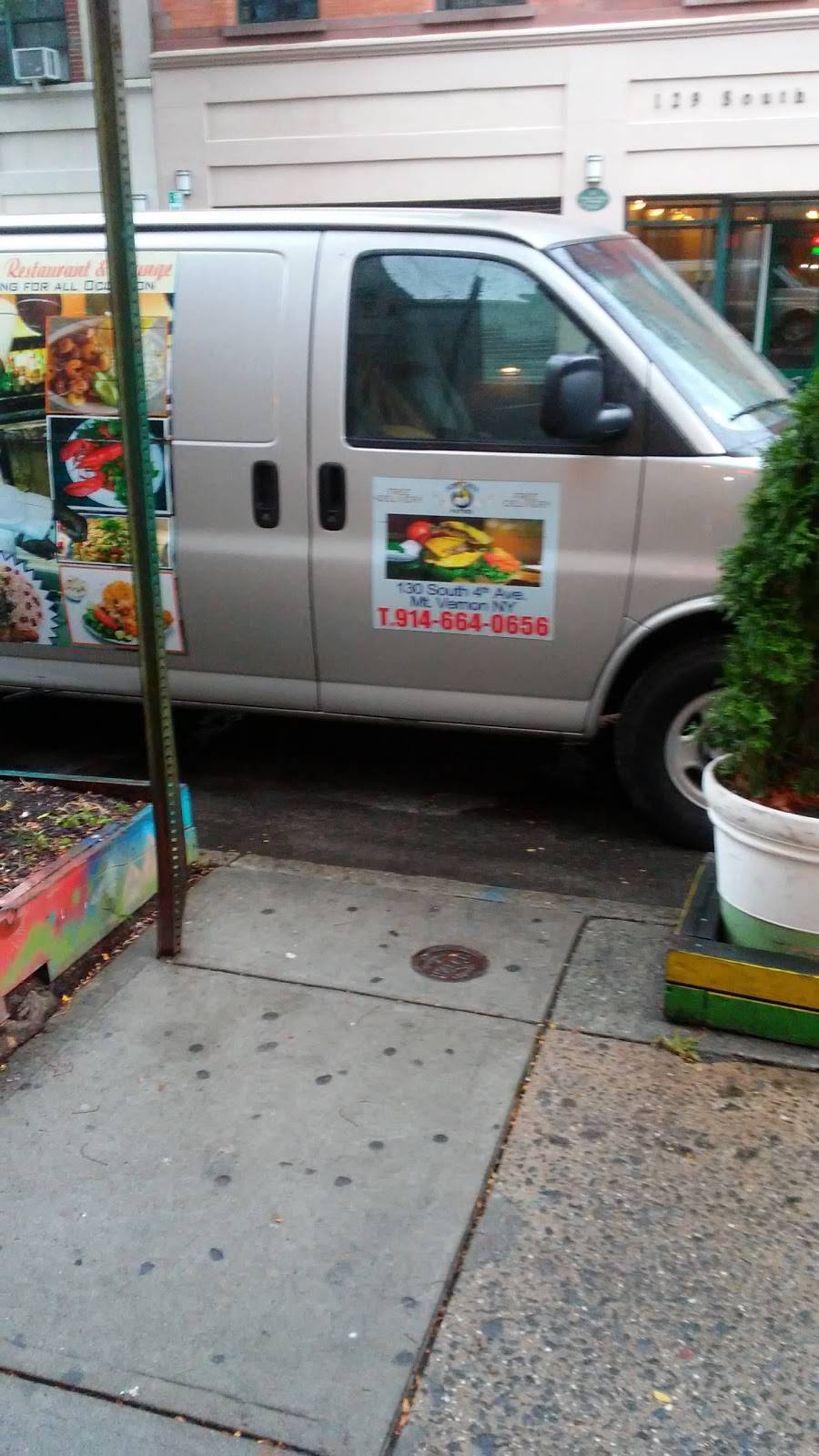 Dazzles | restaurant | 130 S 4th Ave, Mt Vernon, NY 10550, USA | 9146640656 OR +1 914-664-0656