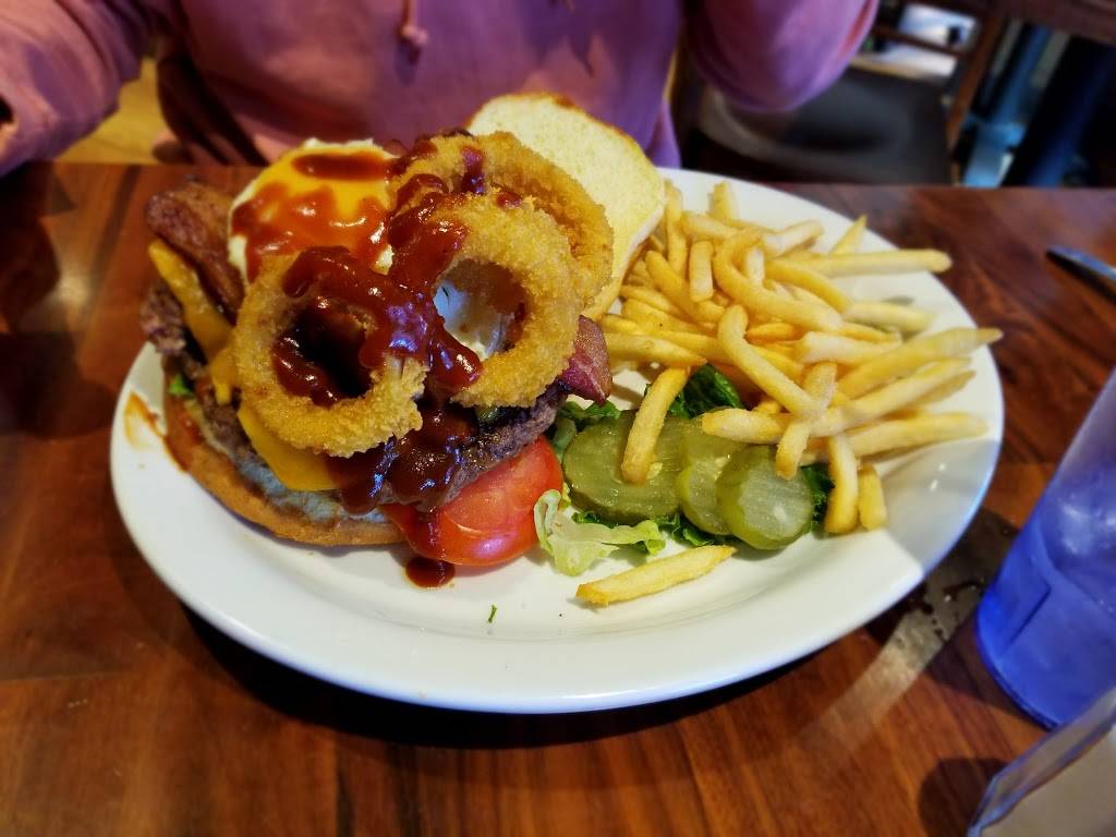 Hollywood Beach Cafe | cafe | 117 Los Altos St, Oxnard, CA 93035, USA | 8055902233 OR +1 805-590-2233