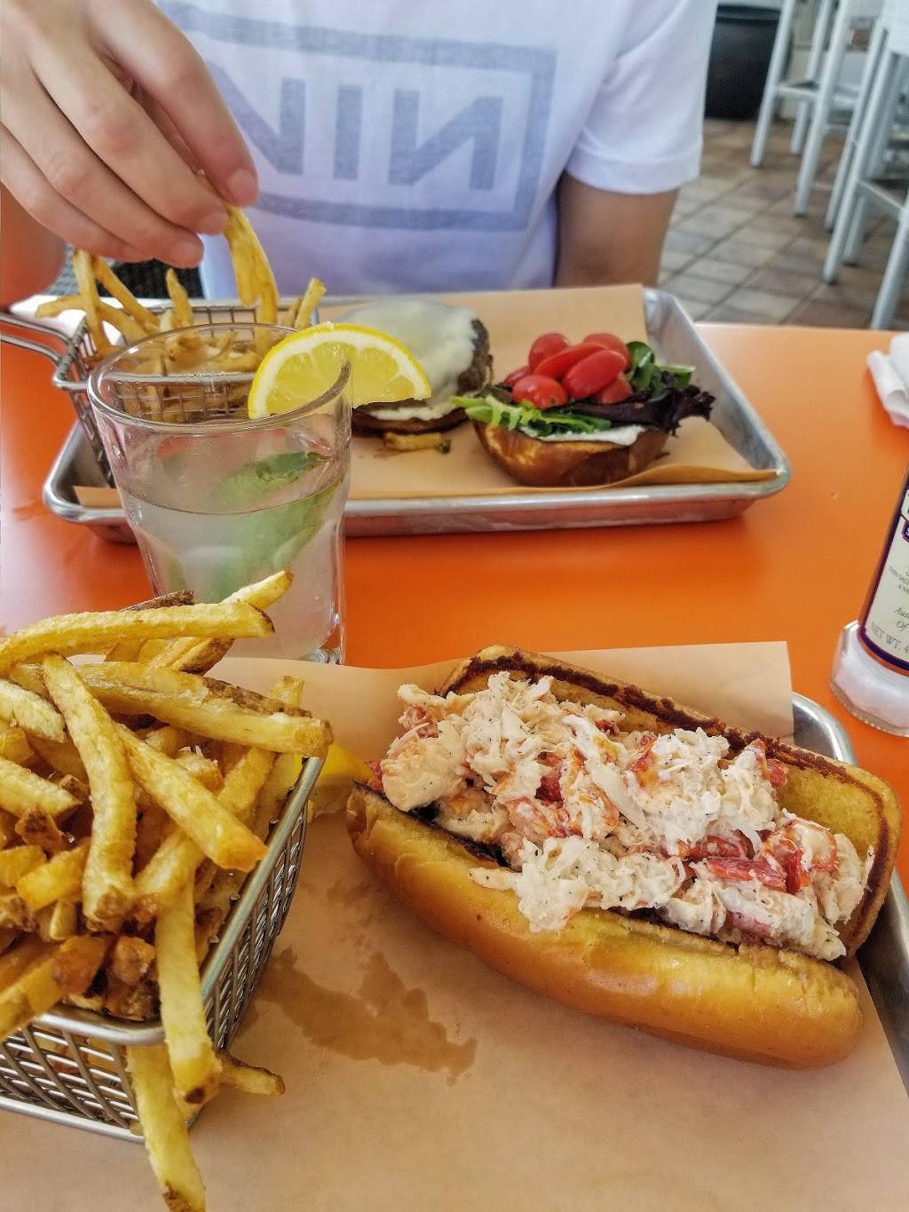 Nikkis Orange Kitchen | restaurant | 1 N Ocean Blvd #102, Pompano Beach, FL 33062, USA | 9545322771 OR +1 954-532-2771