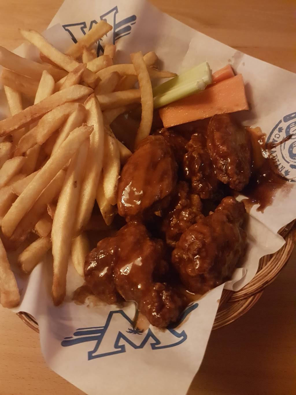 Wild Wing | restaurant | 8180 Bayview Ave UNIT 12-14, Thornhill, ON L3T 2S2, Canada | 9057099464 OR +1 905-709-9464