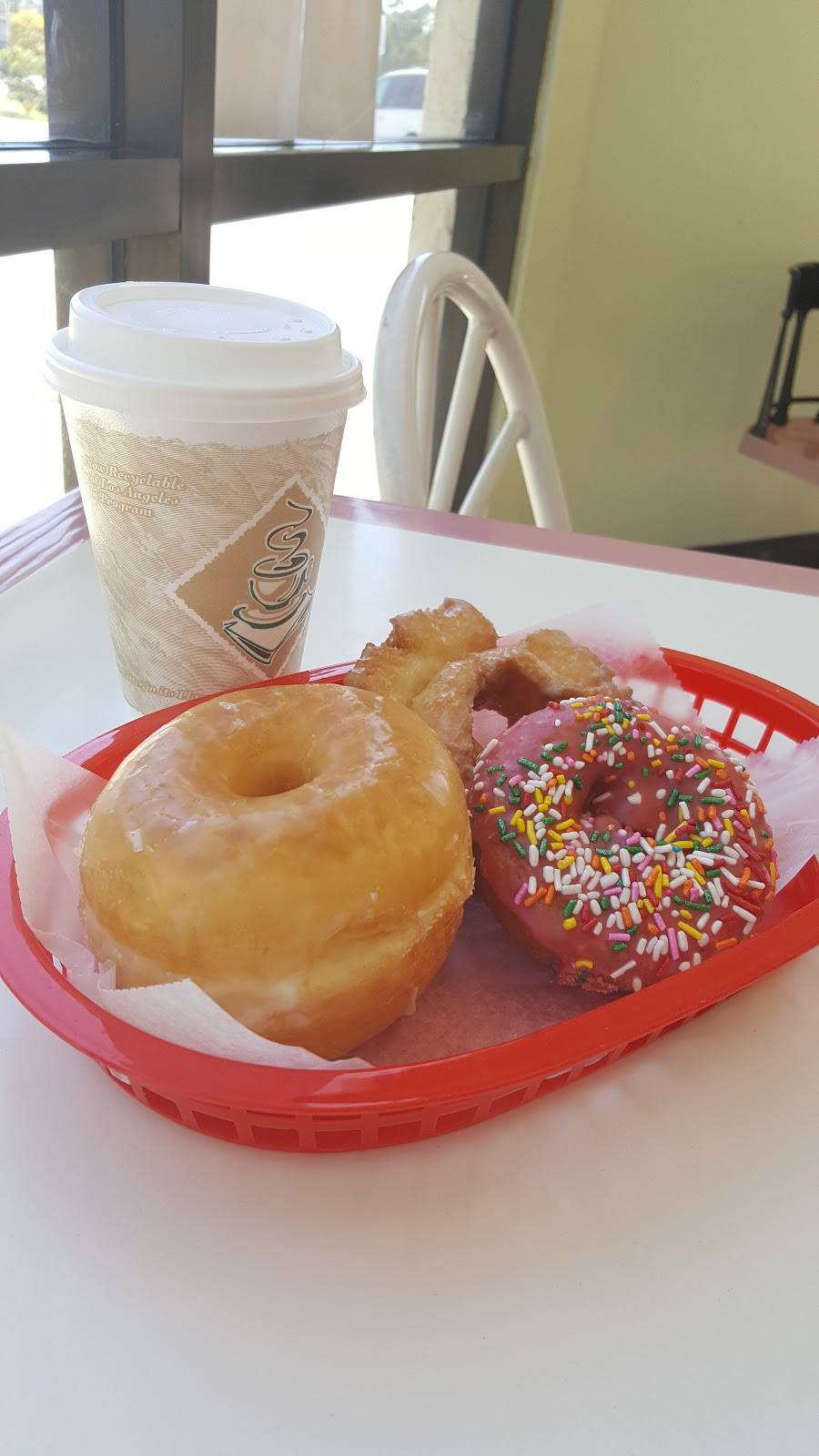 Donut Star | bakery | 1061 W El Norte Pkwy, Escondido, CA 92026, USA | 6515280807 OR +1 651-528-0807