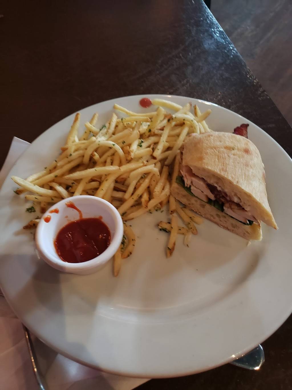 School House Restaurant & Tavern | meal takeaway | 1018 S Frankwood Ave, Sanger, CA 93657, USA | 5597873271 OR +1 559-787-3271