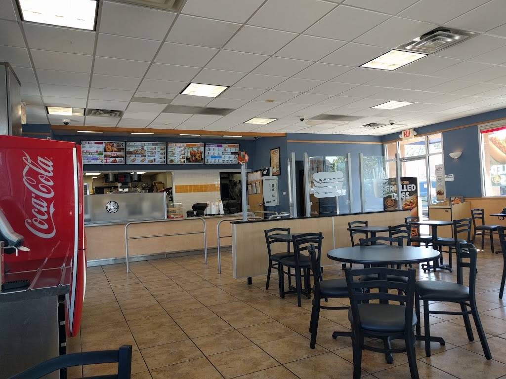 Burger King | restaurant | 200 S Rock Rd, Wichita, KS 67207, USA | 3162432048 OR +1 316-243-2048