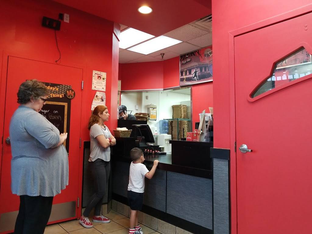 Pizza Hut | meal takeaway | 3908 Town Center Blvd, Orlando, FL 32837, USA | 4072402400 OR +1 407-240-2400