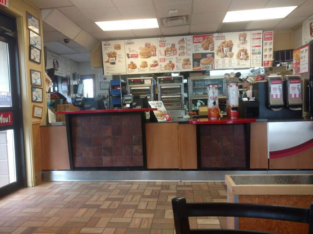 KFC | restaurant | 63 Center St, Auburn, ME 04210, USA | 2077820019 OR +1 207-782-0019