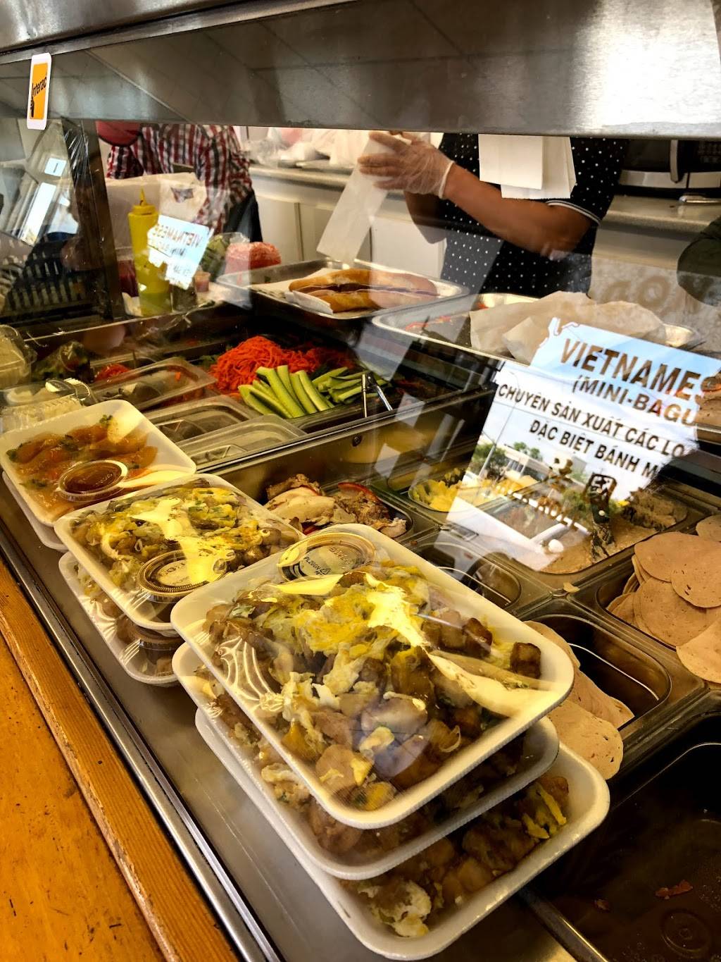 Banh Mi Saigon Bakery | restaurant | 1133 Dundas St E #3, Mississauga, ON L4Y 2C3, Canada | 9056150062 OR +1 905-615-0062